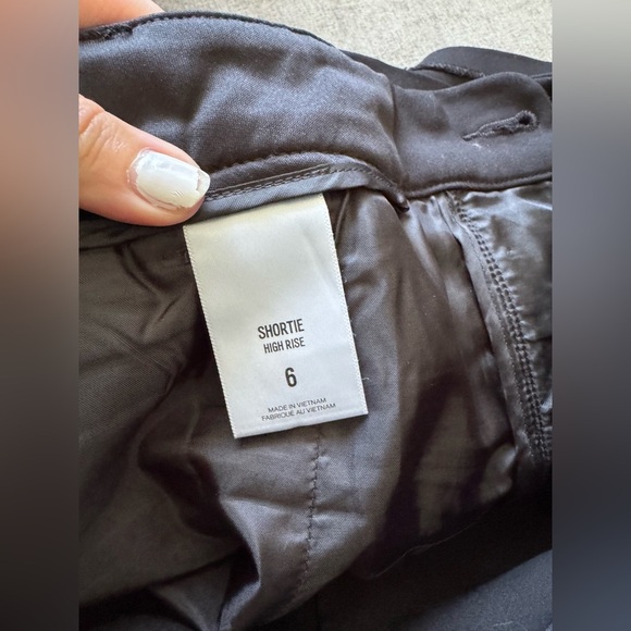 Express Black Shortie High Rise Tailored Shorts Size 6 - Picture 8 of 12